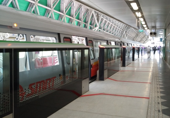 由永利3044集团官网装备屏蔽门系统的新加坡地铁大士延伸线正式开通