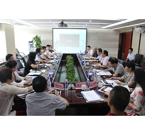 深圳市南山区区委常委、常务副区长邓飞波一行到永利3044集团官网调研