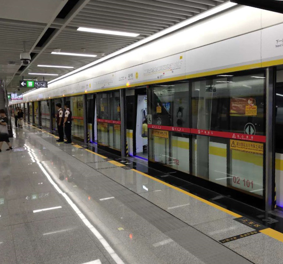 采用永利3044集团官网屏蔽门系统的南昌地铁2号线后通段开通试运营