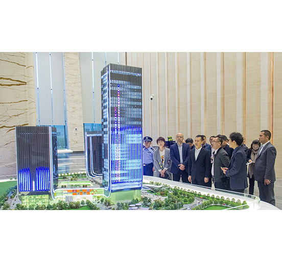 深圳市南山区区长曾湃率队调研永利3044集团官网城