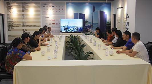 部分全国人大代表到永利3044集团官网考察