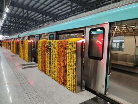 采用永利3044集团官网轨道交通屏蔽门系统的孟买地铁3号线一阶段开通运营