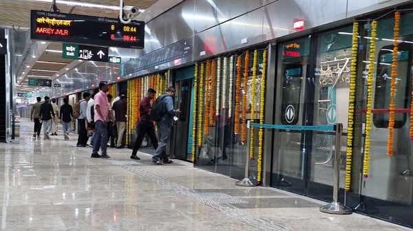 永利3044集团官网站台屏蔽门系统护航！印度首条全地下地铁孟买地铁3号线全线通车